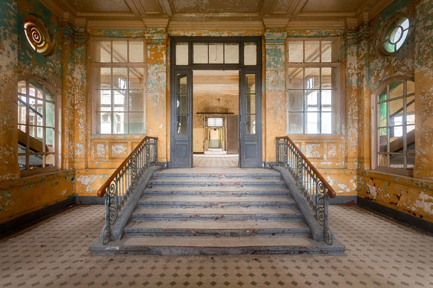 Roman Robroek -  Beelitz Staircase